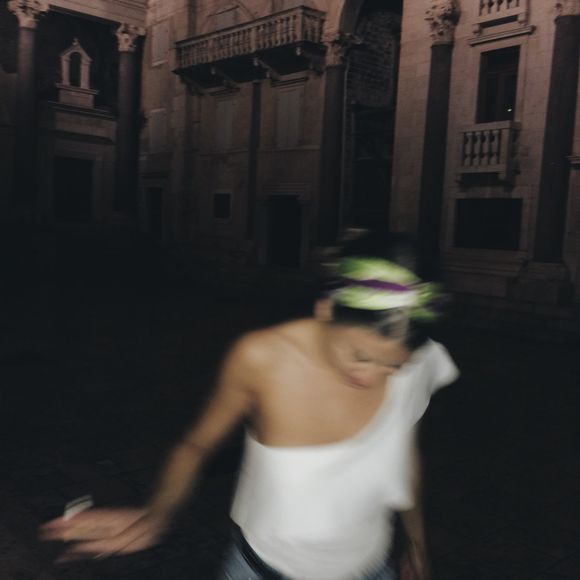 Hi! I'm Anja. - Picture 1 of 1